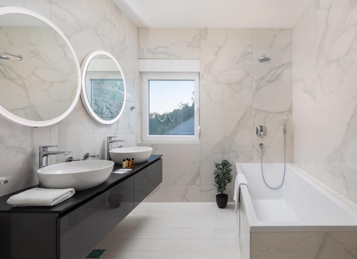 Villa Adria View With Heated Pool I Трогир Екстериор снимка